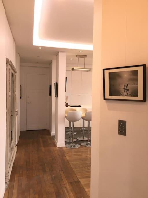 Apartment Luxury Place Des Vosges Paris