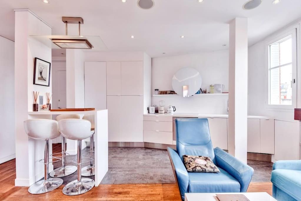Apartment Luxury Place Des Vosges Paris